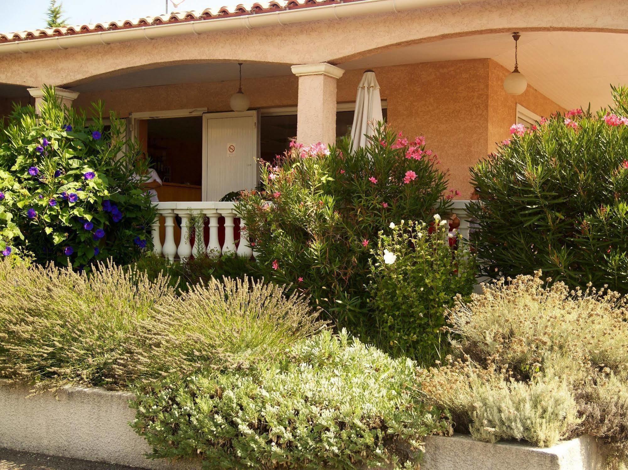 Le Grand Jardin Hotel Aujargues Exterior photo