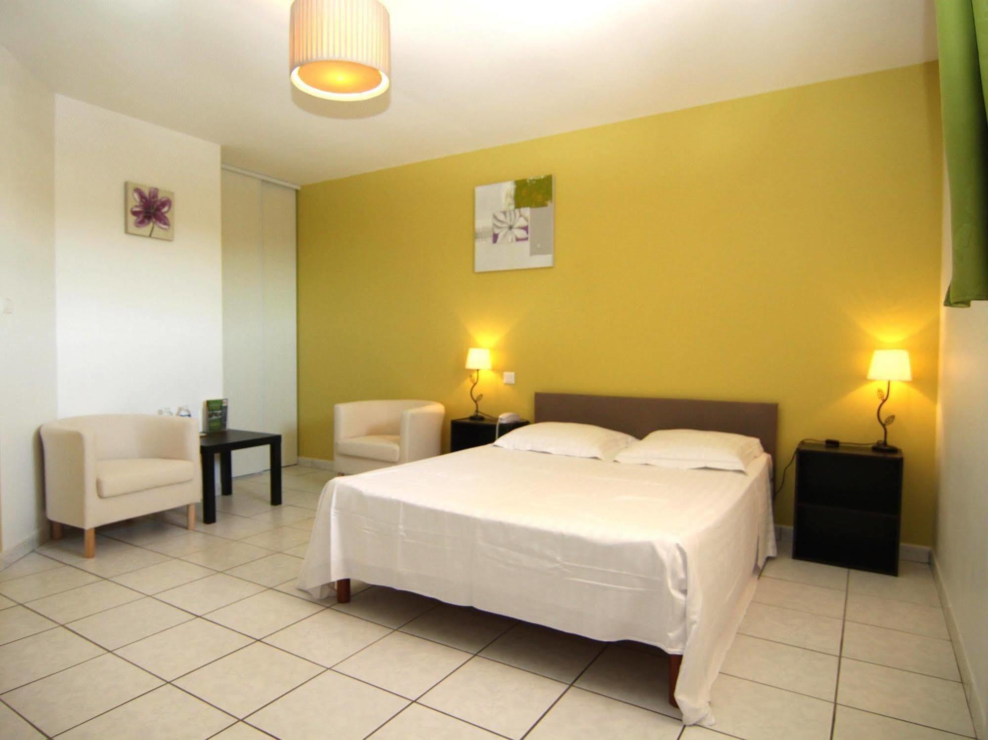 Le Grand Jardin Hotel Aujargues Exterior photo