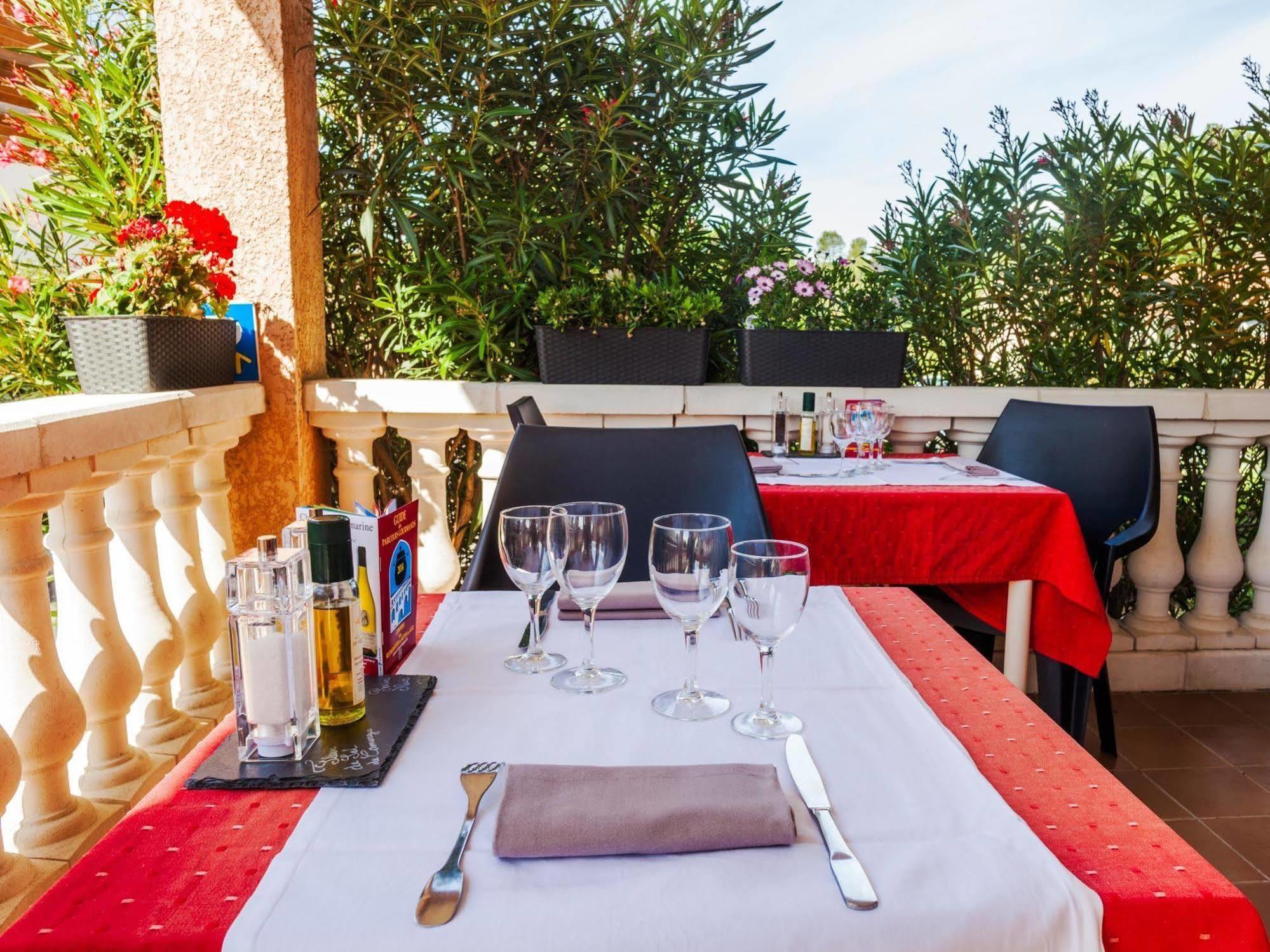 Le Grand Jardin Hotel Aujargues Exterior photo